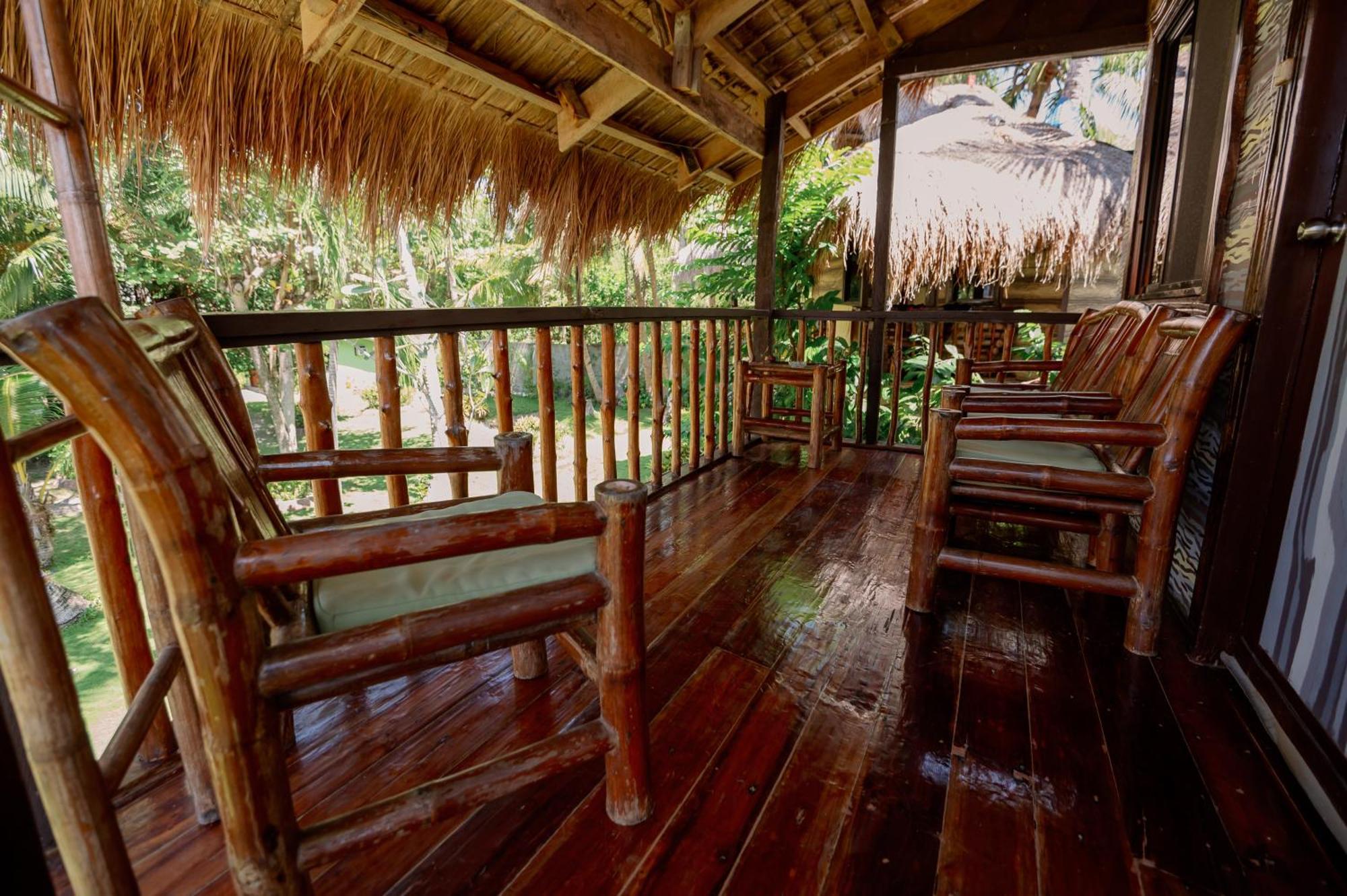 Polaris Beach And Dive Resort Inc Loon Exterior photo