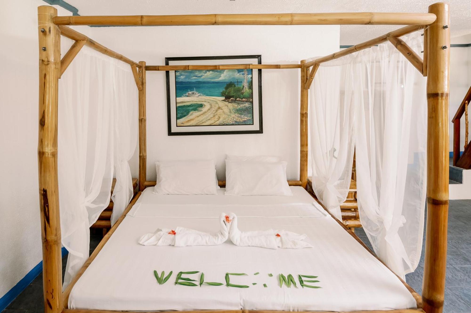 Polaris Beach And Dive Resort Inc Loon Exterior photo